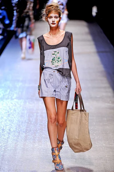 Look 25